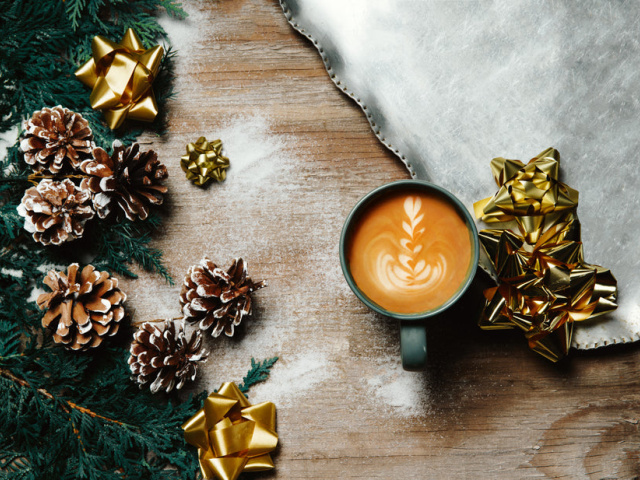 warm-holiday-drink-decor