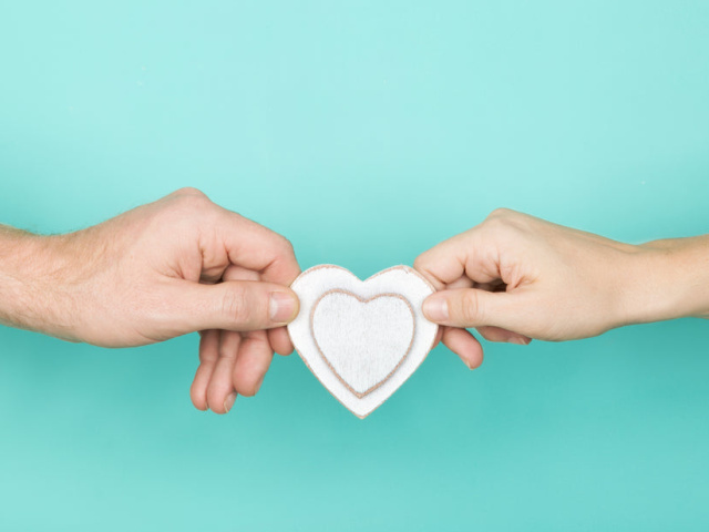 hand-with-heart-sarah-pflug-burst.shopify.com