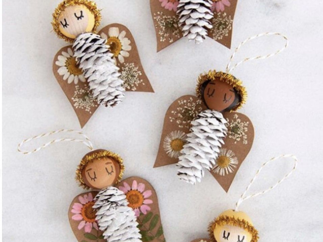 Ozdoby-Vianočný anjel zo šišky